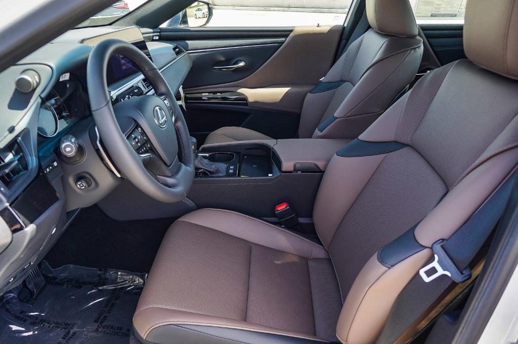 new 2025 Lexus ES 300h car, priced at $49,899