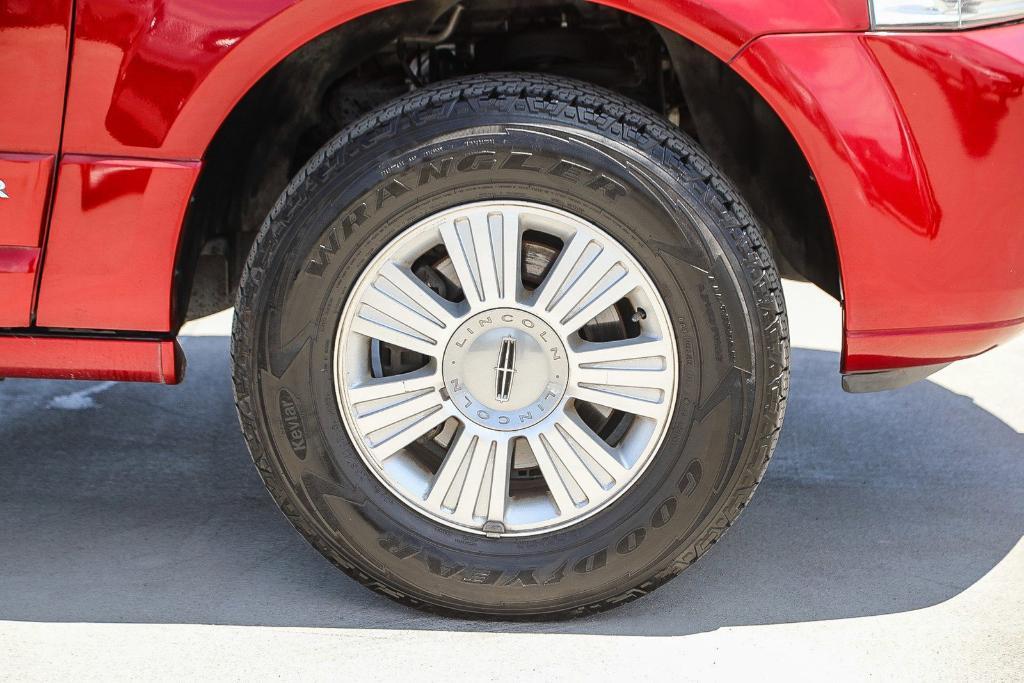 used 2014 Lincoln Navigator car, priced at $12,995