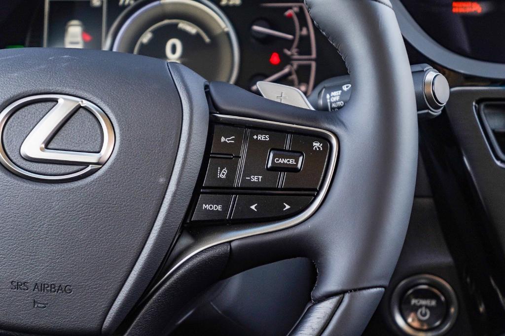 new 2025 Lexus ES 300h car, priced at $52,621