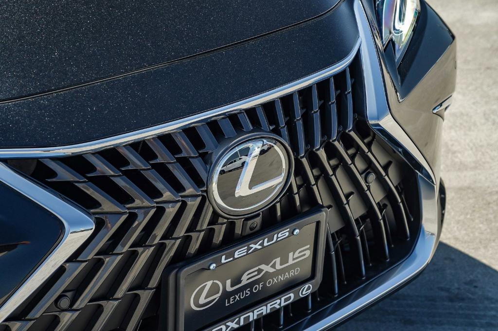 new 2025 Lexus ES 300h car, priced at $52,621