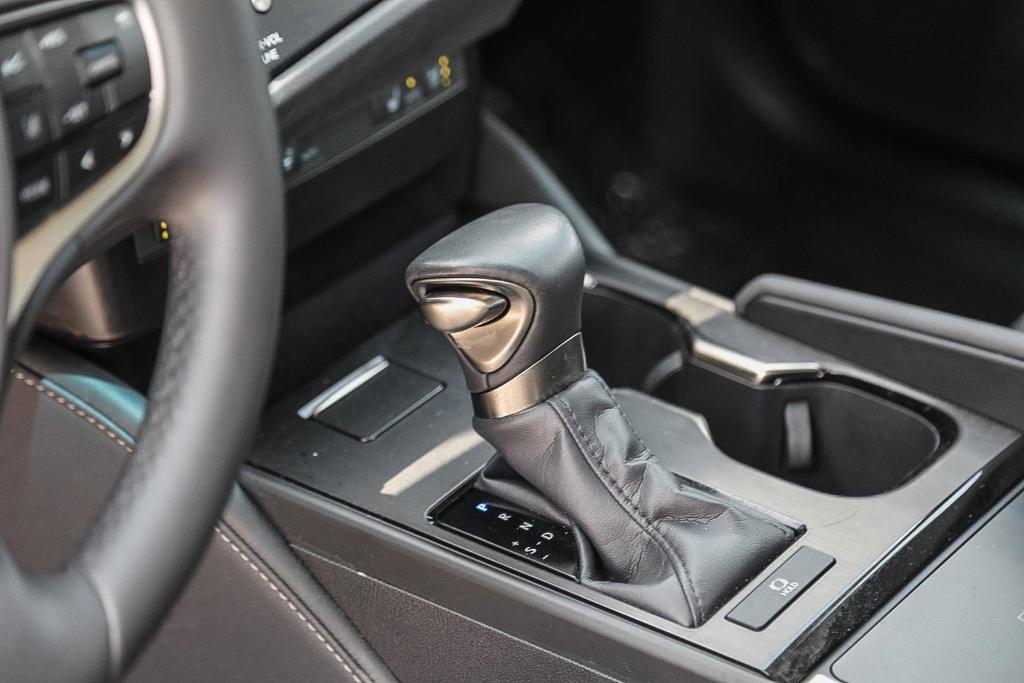 used 2023 Lexus ES 350 car, priced at $35,995