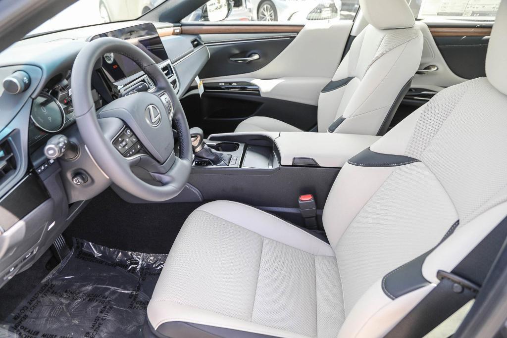 new 2025 Lexus ES 300h car, priced at $49,069