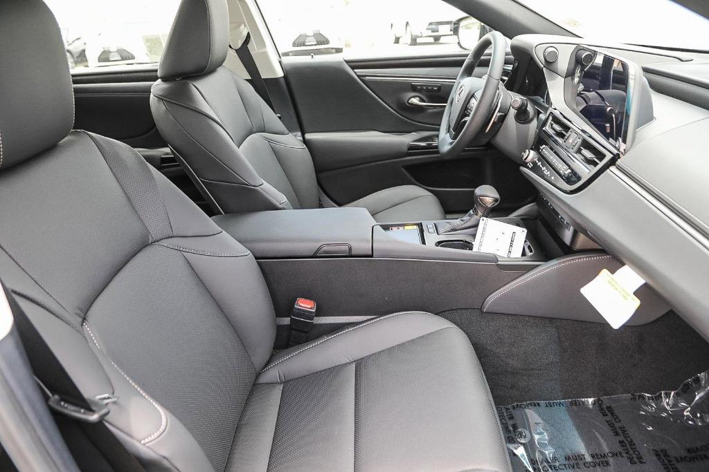 new 2025 Lexus ES 300h car, priced at $48,640