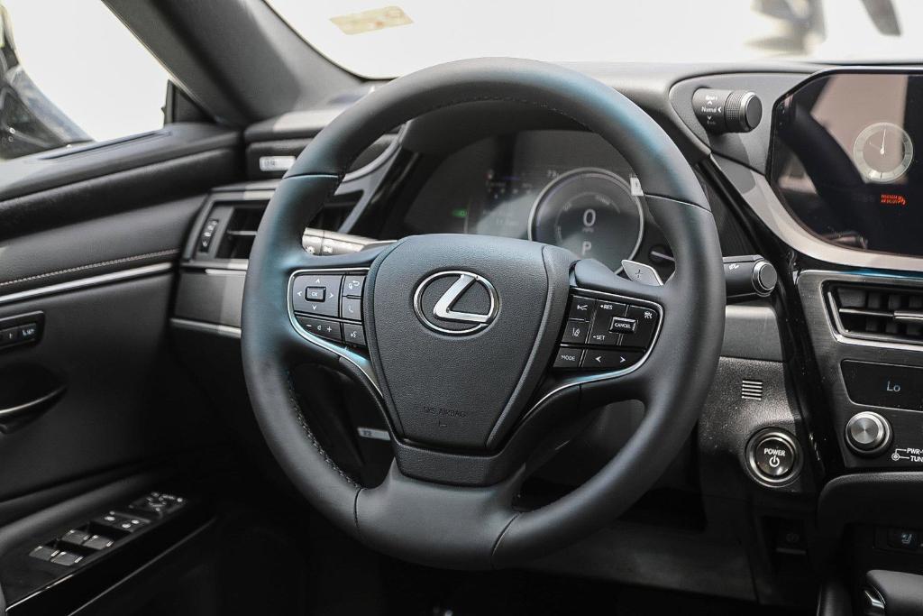 new 2025 Lexus ES 300h car, priced at $48,640