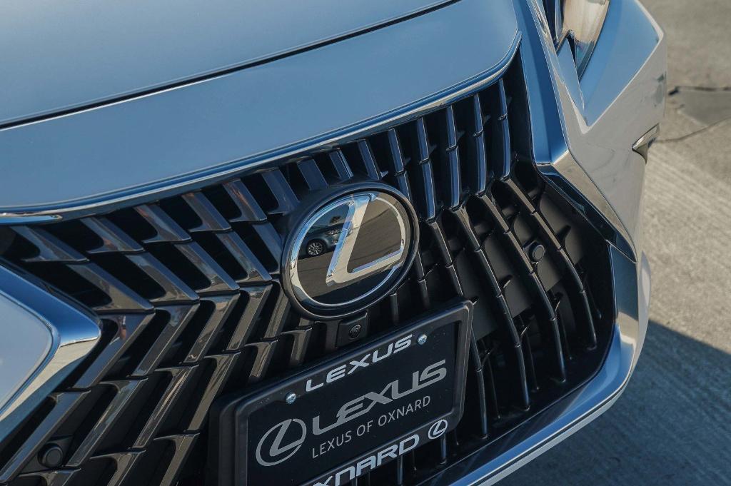 new 2025 Lexus ES 300h car, priced at $56,614
