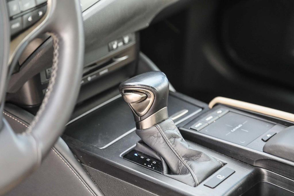 used 2021 Lexus ES 350 car, priced at $26,985