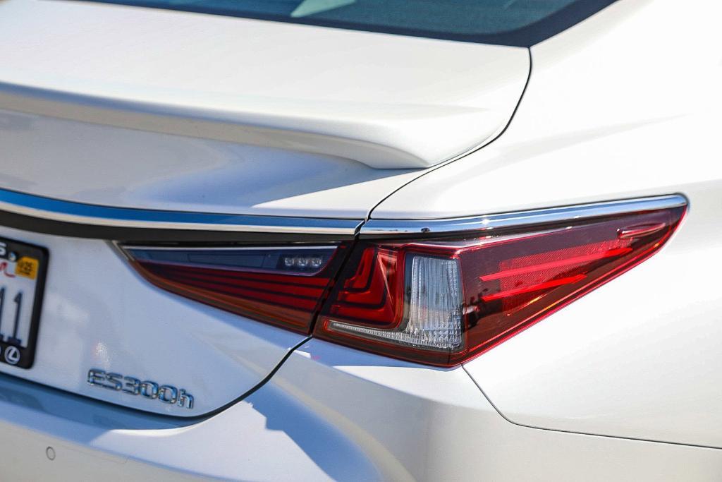 used 2025 Lexus ES 300h car, priced at $43,995