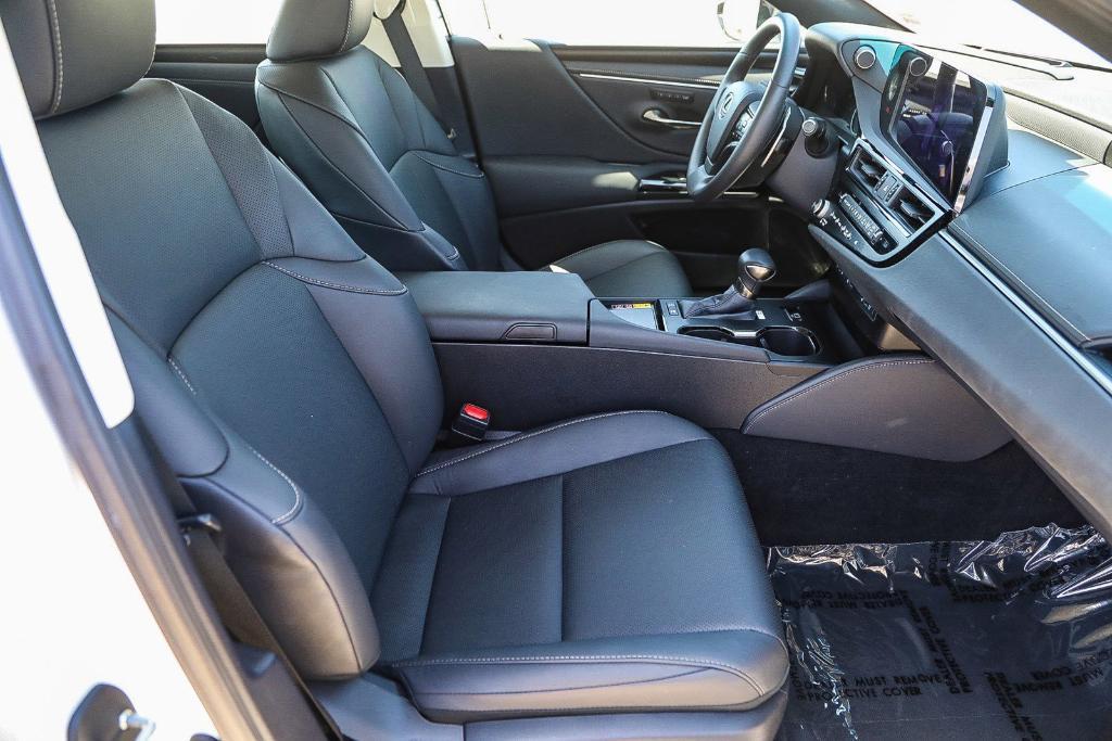 used 2025 Lexus ES 300h car, priced at $43,995