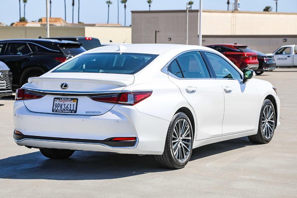 used 2025 Lexus ES 300h car, priced at $43,995
