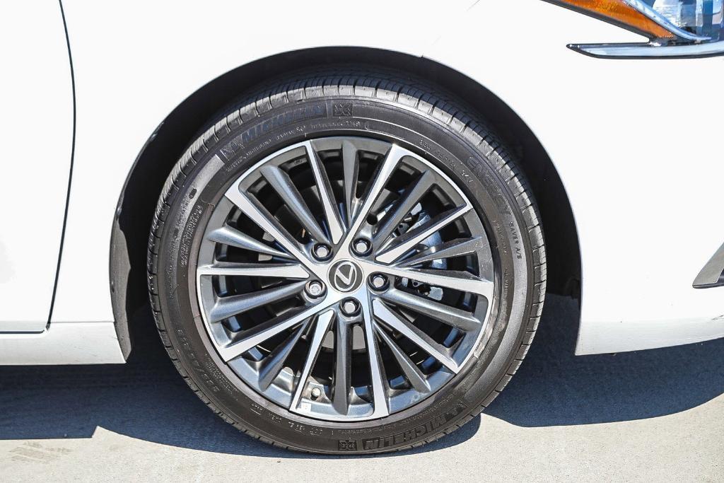 used 2025 Lexus ES 300h car, priced at $43,995