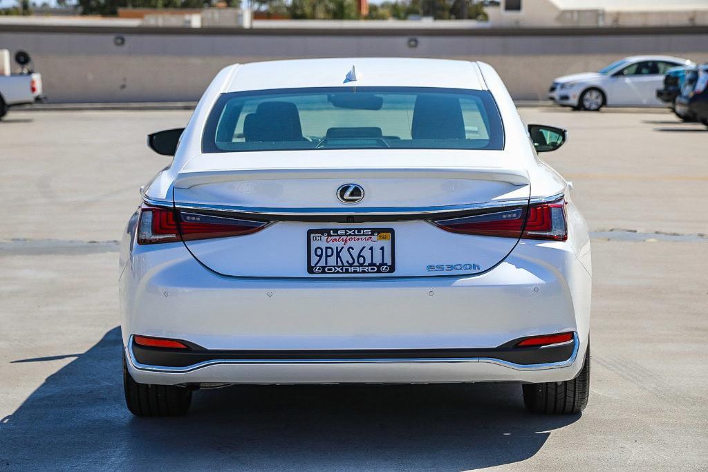 used 2025 Lexus ES 300h car, priced at $43,995