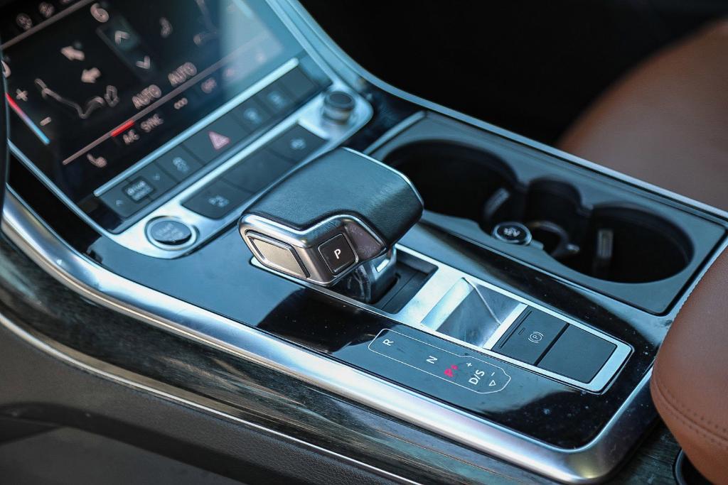 used 2021 Audi Q7 car, priced at $24,500