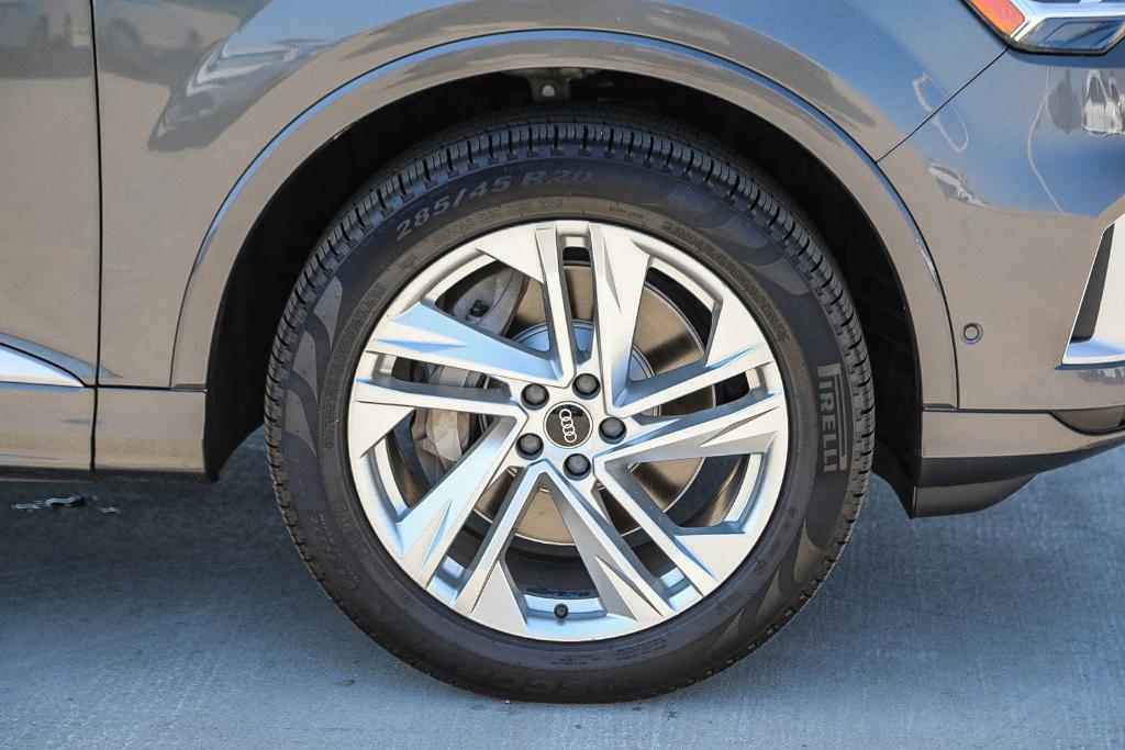 used 2021 Audi Q7 car, priced at $24,500