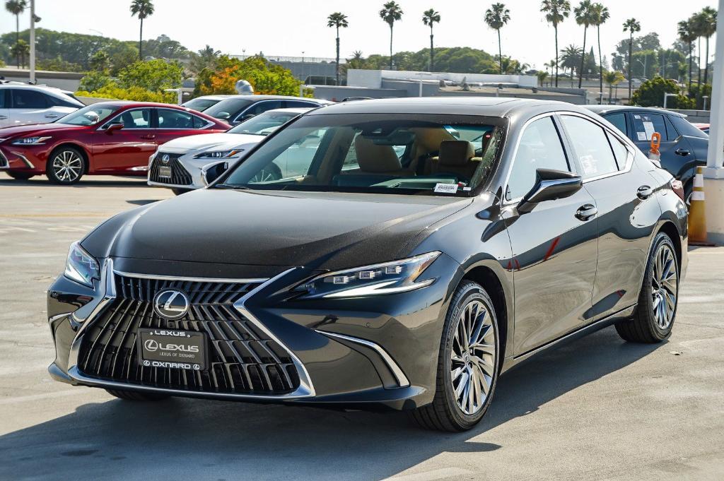 new 2025 Lexus ES 300h car, priced at $56,154