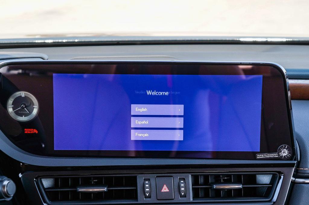 new 2025 Lexus ES 300h car, priced at $56,154