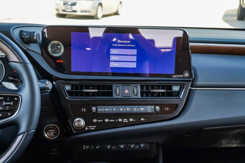 new 2025 Lexus ES 300h car, priced at $56,154