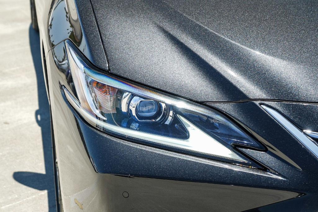 new 2025 Lexus ES 300h car, priced at $50,354