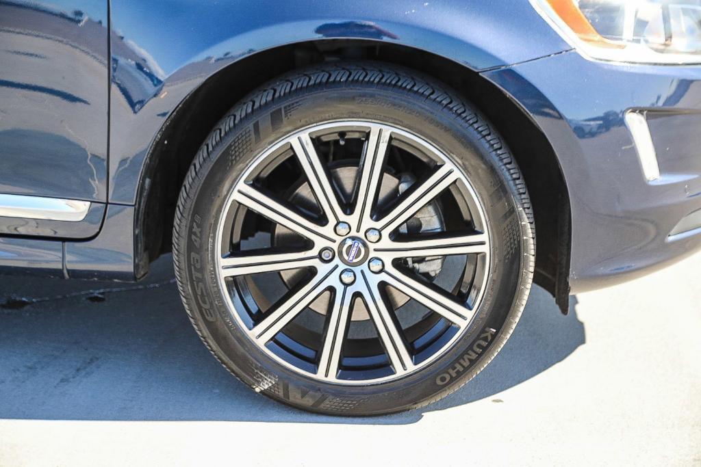 used 2015 Volvo XC60 car, priced at $12,995