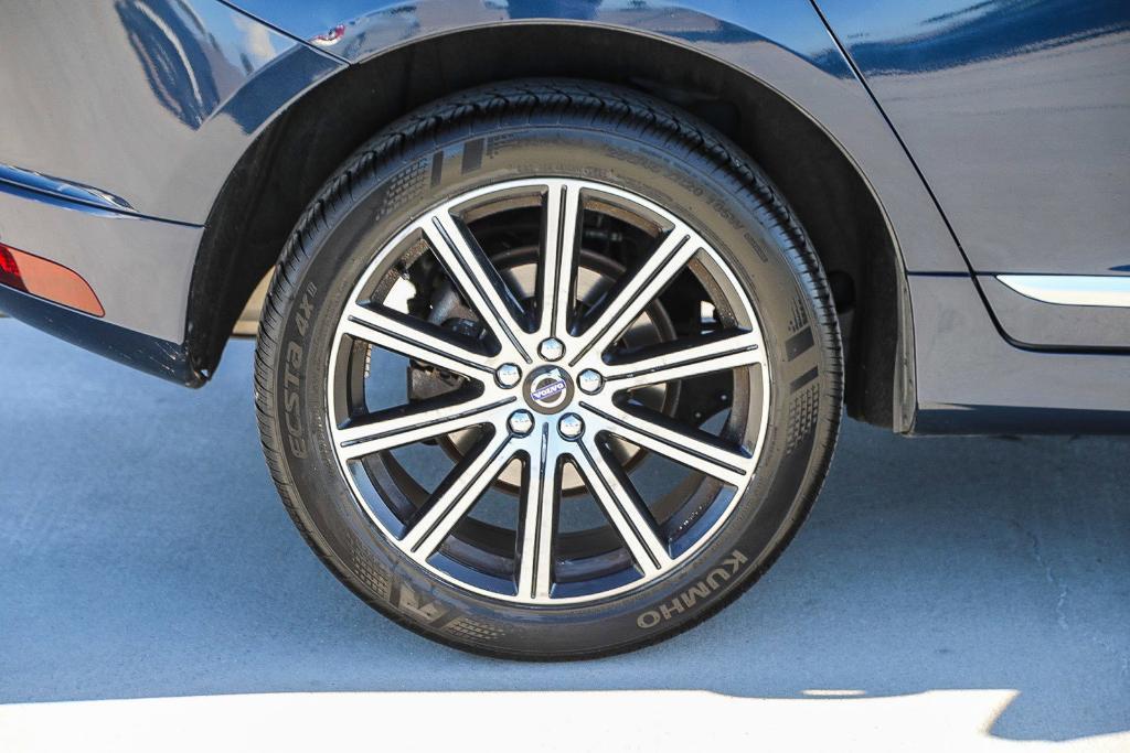 used 2015 Volvo XC60 car, priced at $12,995