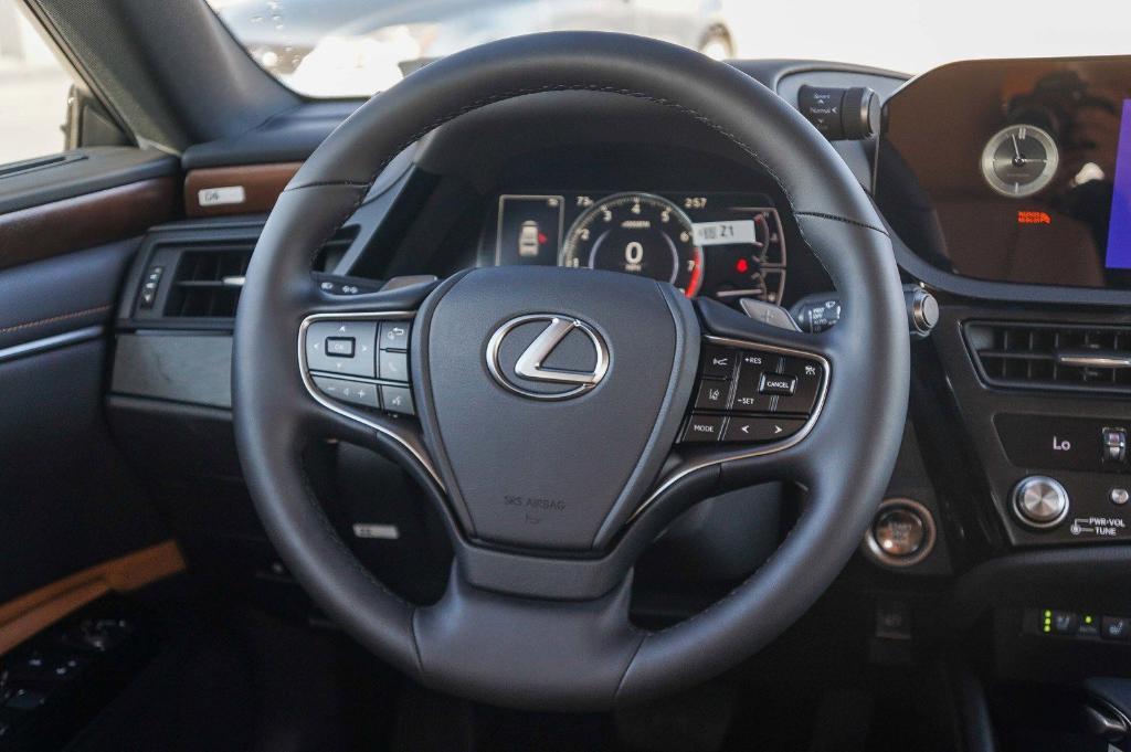 new 2025 Lexus ES 350 car, priced at $47,704