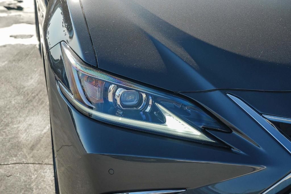 new 2025 Lexus ES 350 car, priced at $47,704