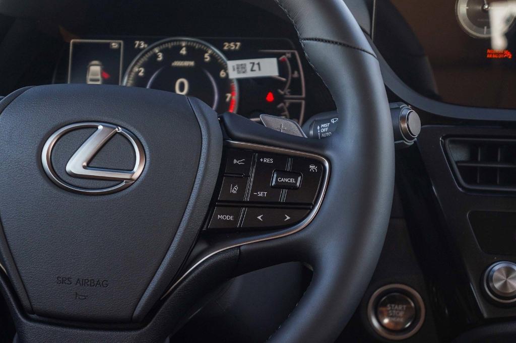 new 2025 Lexus ES 350 car, priced at $47,704