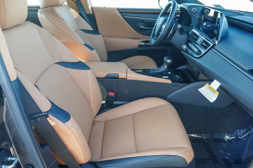 new 2025 Lexus ES 350 car, priced at $47,704