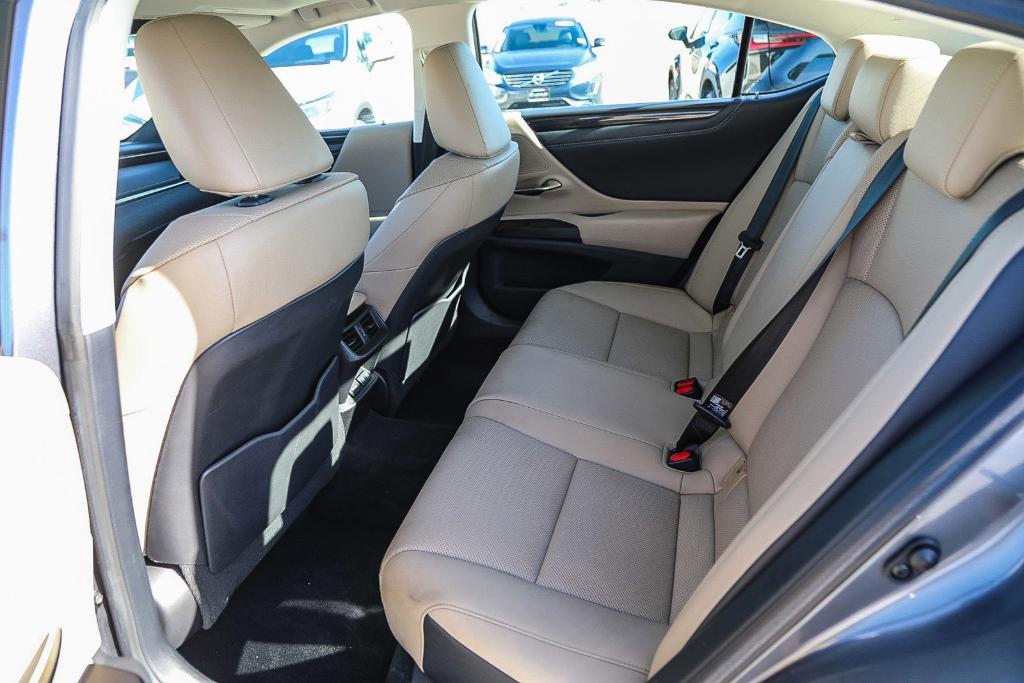 used 2020 Lexus ES 350 car, priced at $30,995