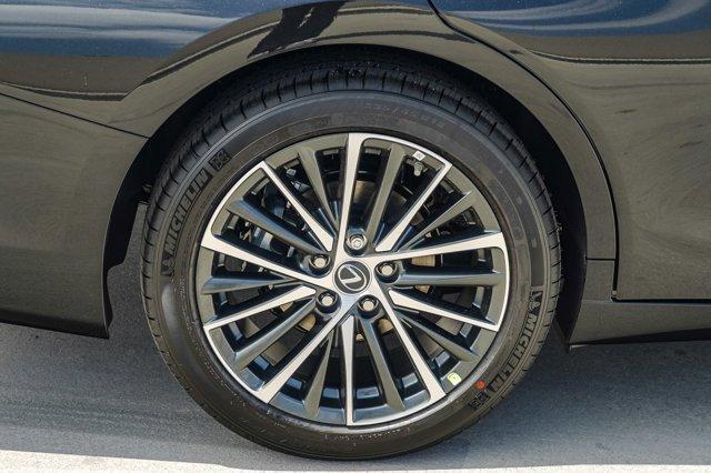 new 2025 Lexus ES 300h car, priced at $47,653