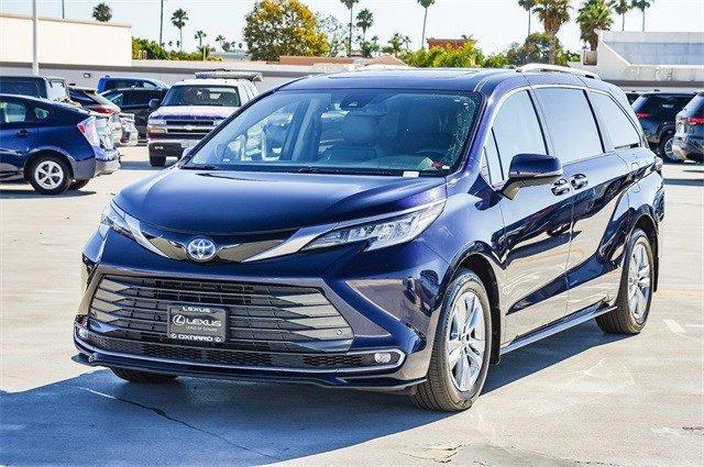 used 2023 Toyota Sienna car, priced at $44,995