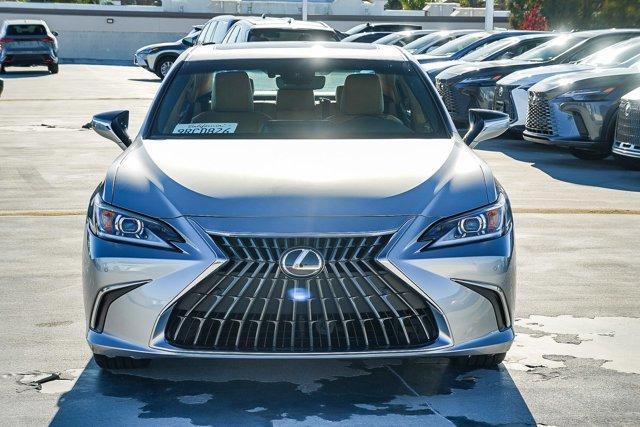 used 2025 Lexus ES 300h car, priced at $40,995