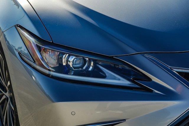 used 2025 Lexus ES 300h car, priced at $40,995