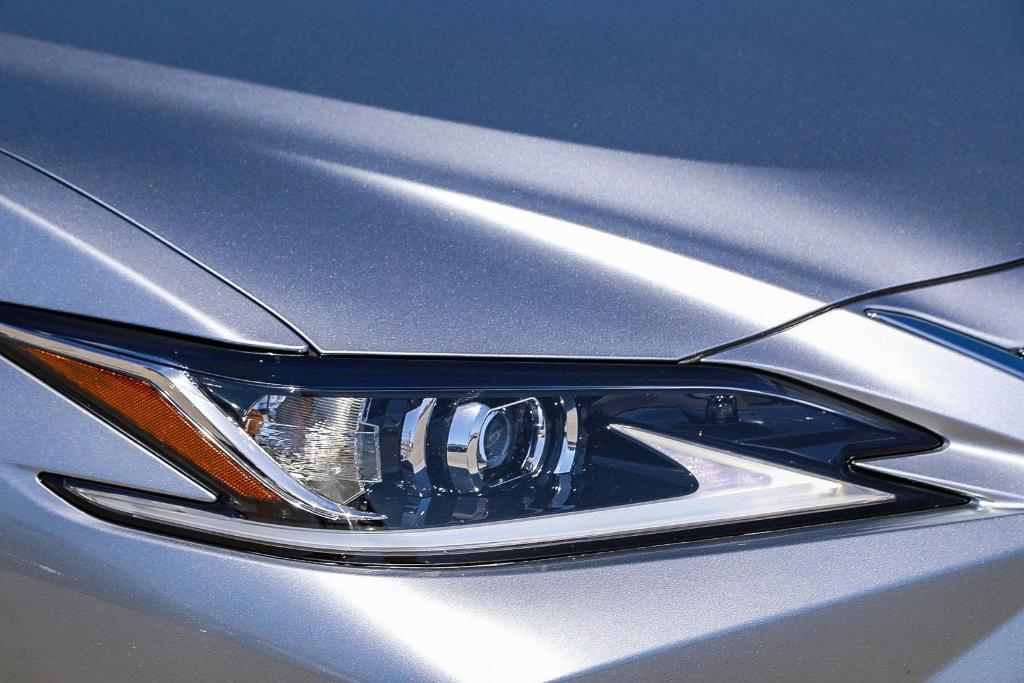 used 2025 Lexus ES 300h car, priced at $43,995