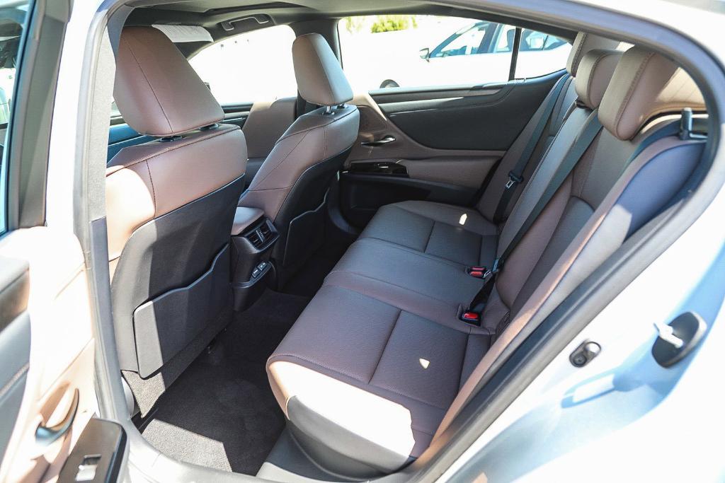 used 2025 Lexus ES 300h car, priced at $43,995