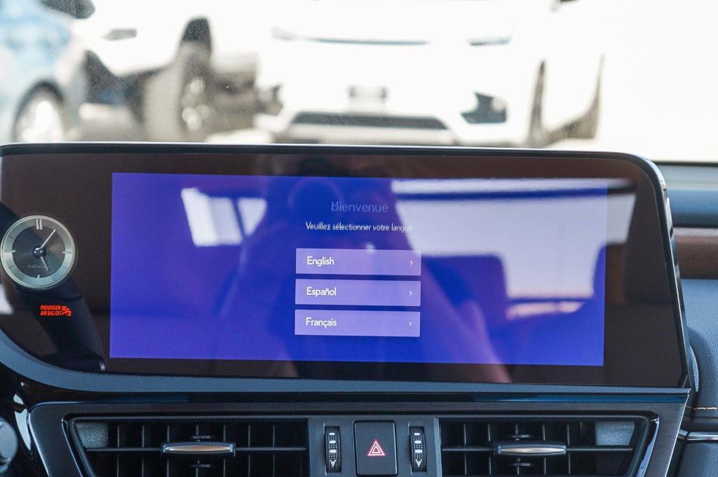 new 2025 Lexus ES 300h car, priced at $53,066