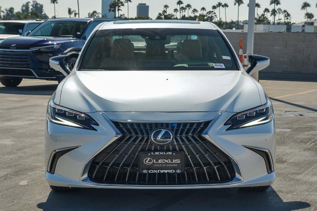 new 2025 Lexus ES 300h car, priced at $53,066