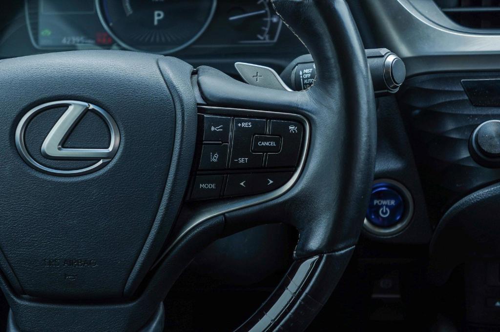 used 2019 Lexus ES 300h car, priced at $29,995