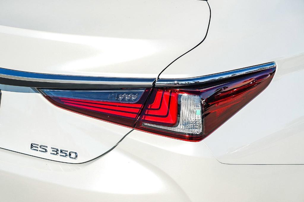 new 2025 Lexus ES 350 car, priced at $41,859