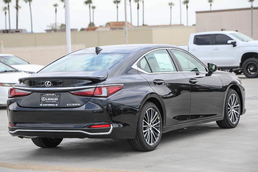 new 2025 Lexus ES 300h car, priced at $49,314