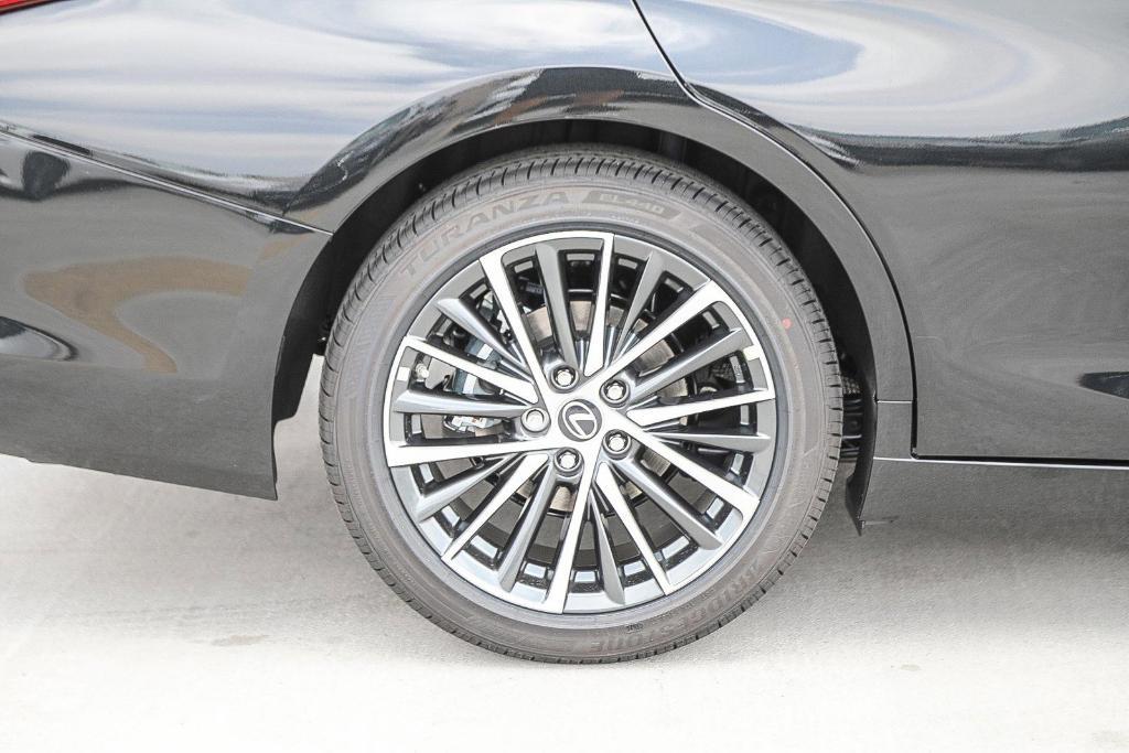 new 2025 Lexus ES 300h car, priced at $49,314