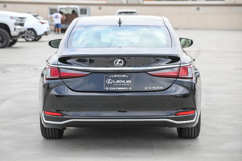 new 2025 Lexus ES 300h car, priced at $49,314