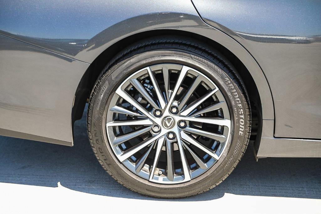 used 2025 Lexus ES 350 car, priced at $41,995