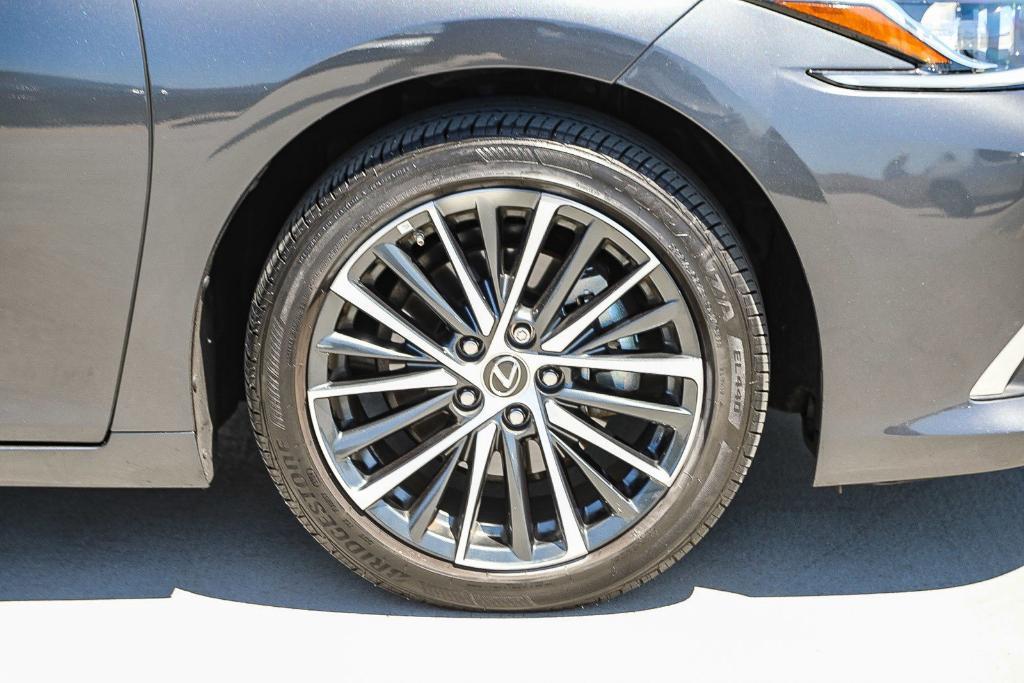 used 2025 Lexus ES 350 car, priced at $41,995