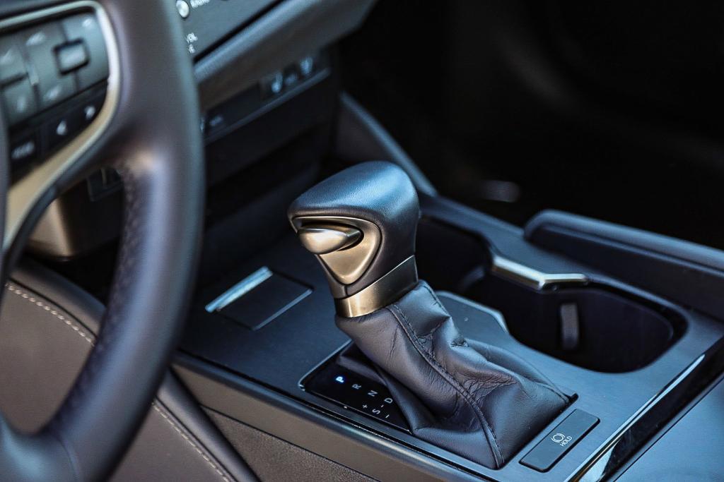 used 2025 Lexus ES 350 car, priced at $41,995
