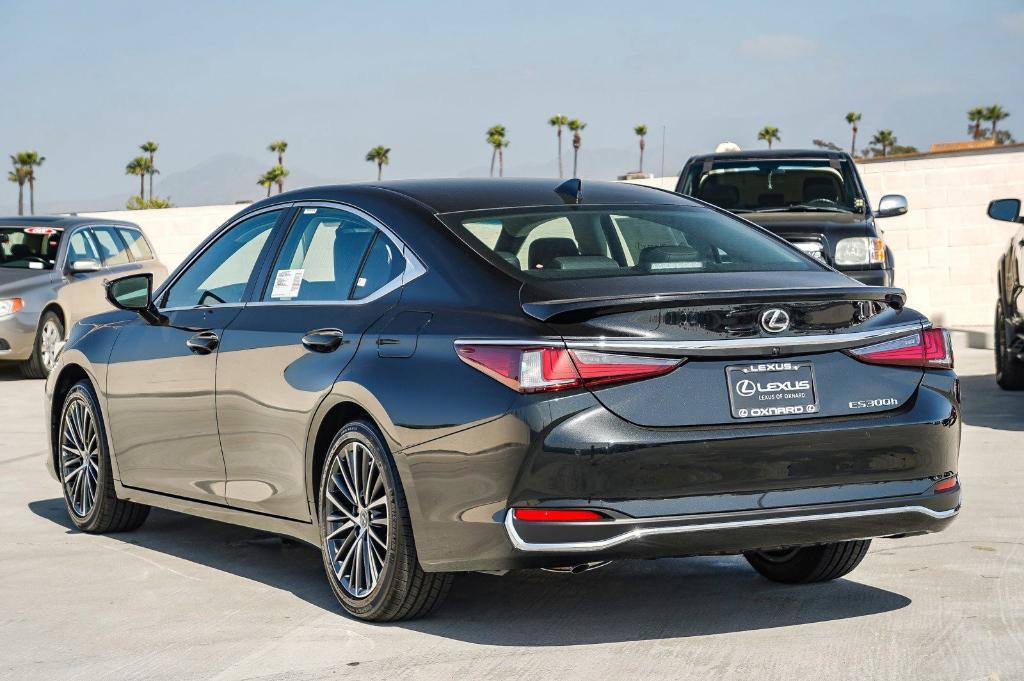 new 2025 Lexus ES 300h car, priced at $47,795