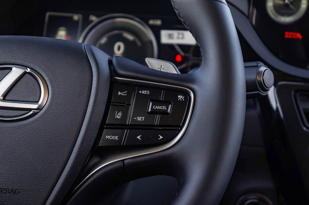 new 2025 Lexus ES 300h car, priced at $47,795