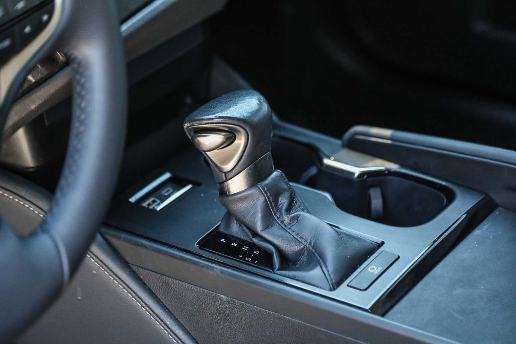 used 2023 Lexus ES 350 car, priced at $34,800