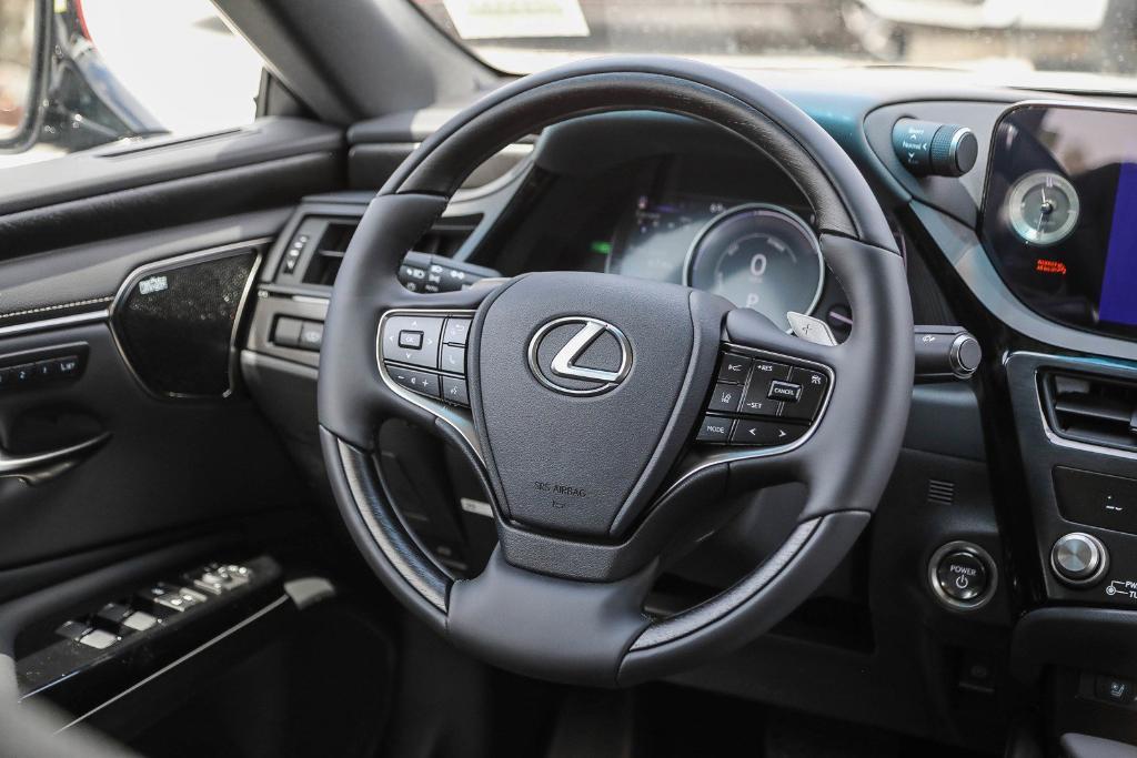 new 2025 Lexus ES 300h car, priced at $52,666