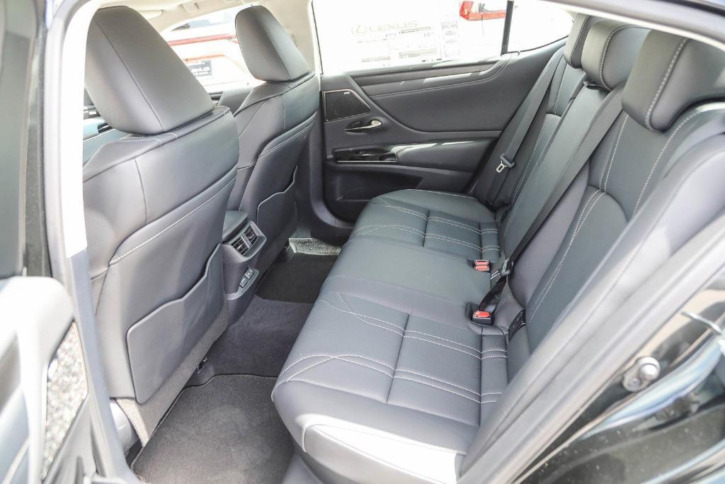 new 2025 Lexus ES 300h car, priced at $52,666
