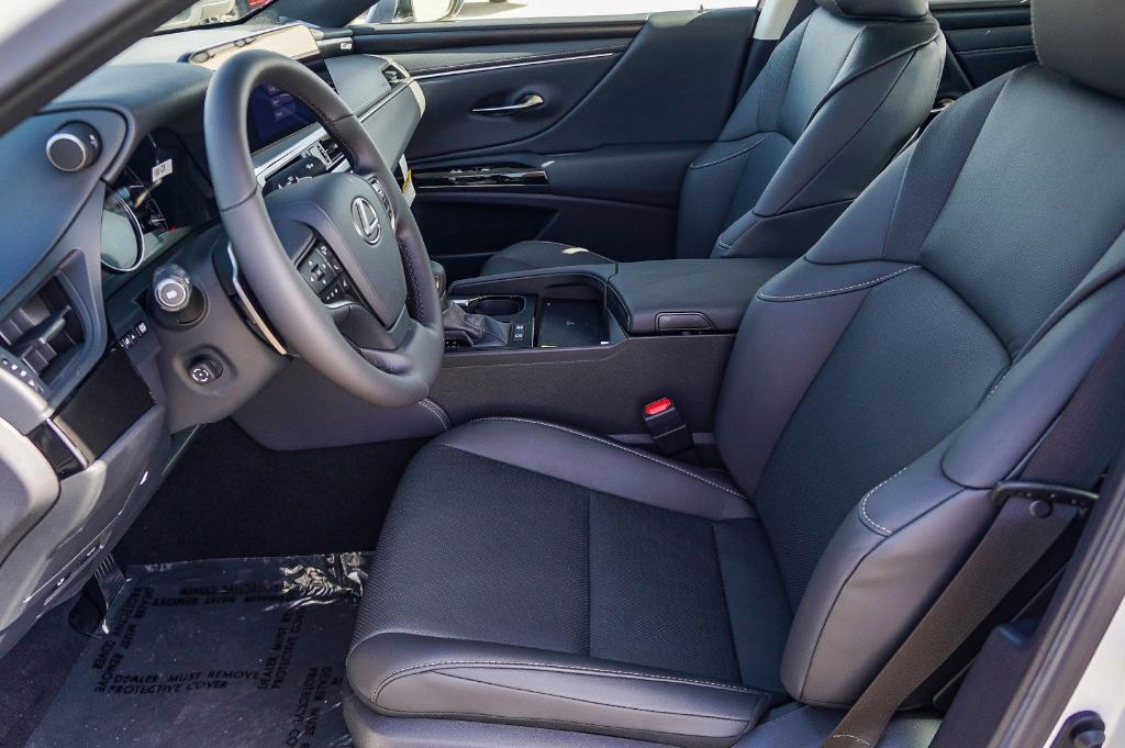 new 2025 Lexus ES 300h car, priced at $46,306